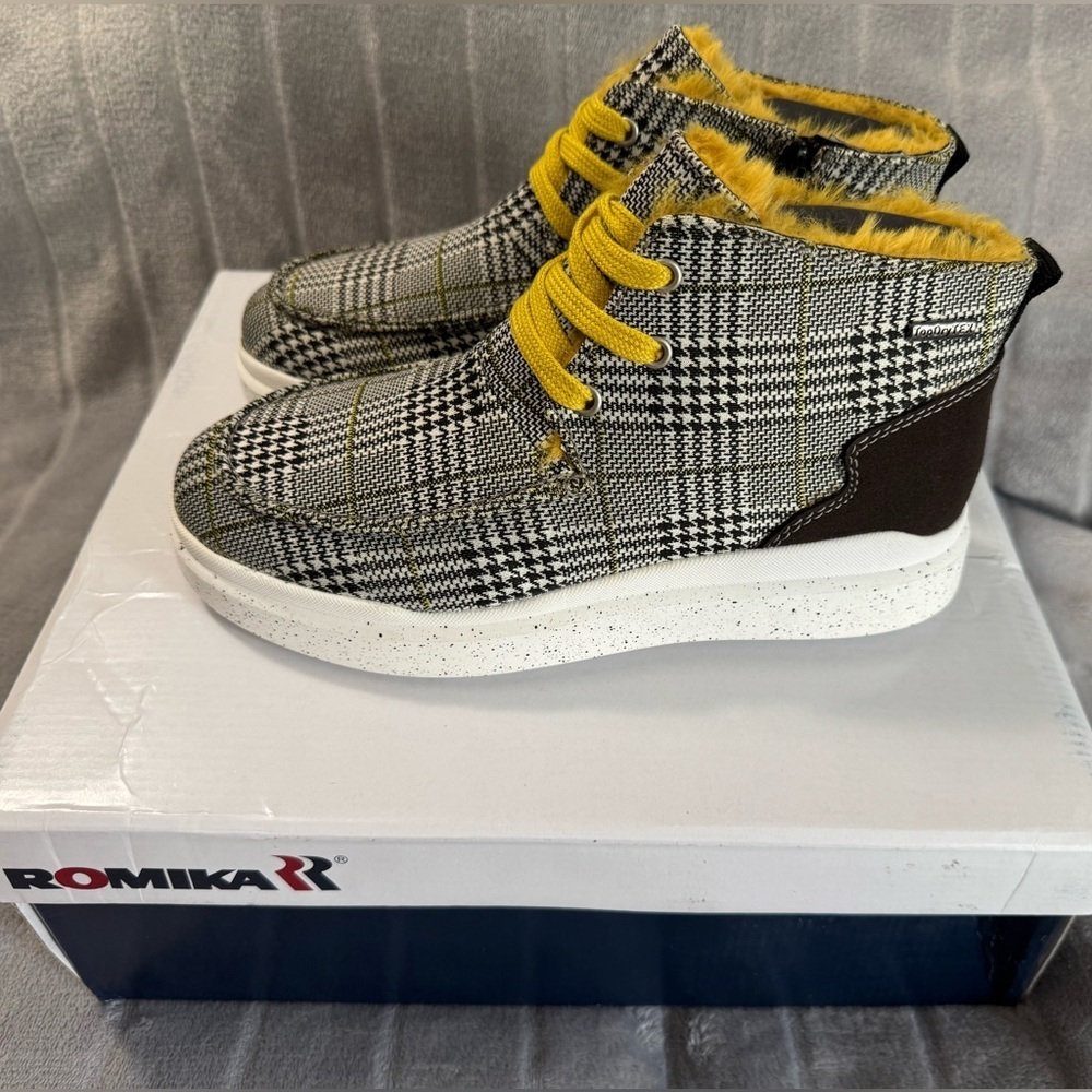 Romika Helsinki 02 Black Yellow Faux Fur Boot Sneaker EU 36 US 5 to 5.5 - Picture 4 of 13